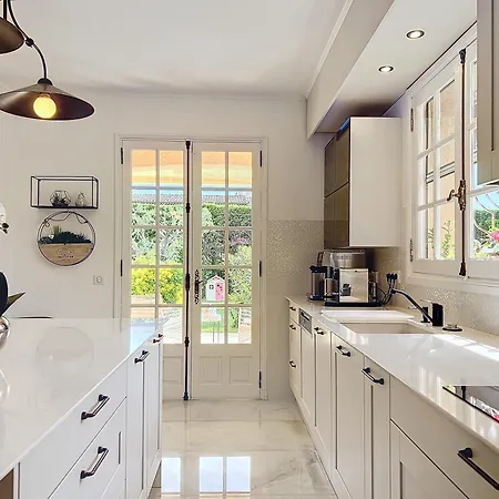 Sweet Family House *
